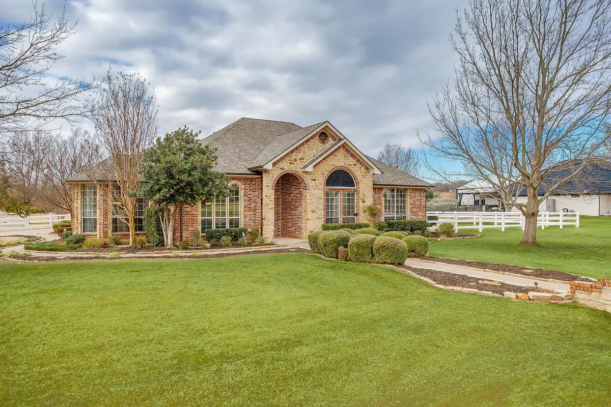 3712 Vista North Drive, Burleson, TX 76028 - Image #1