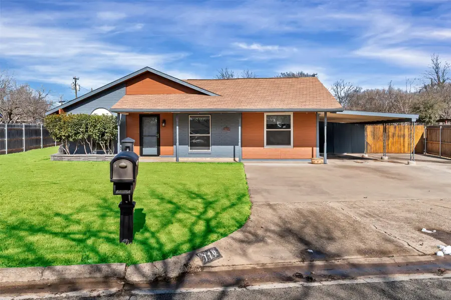 119 Kessler Drive, Granbury, TX 76048 - Image #2