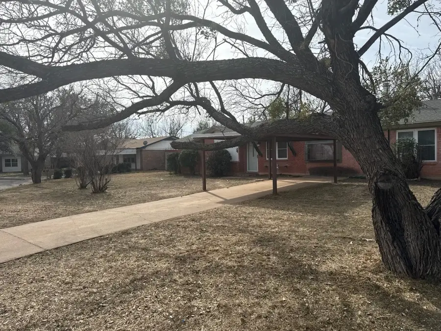 2725 Robertson Drive, Abilene, TX 79606 - Image #2