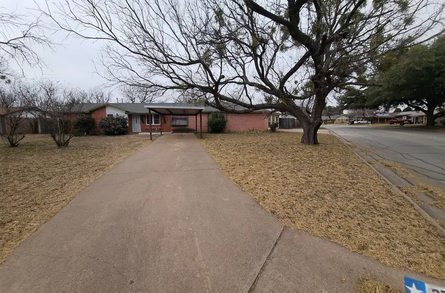 2725 Robertson Drive, Abilene, TX 79606 - Image #3