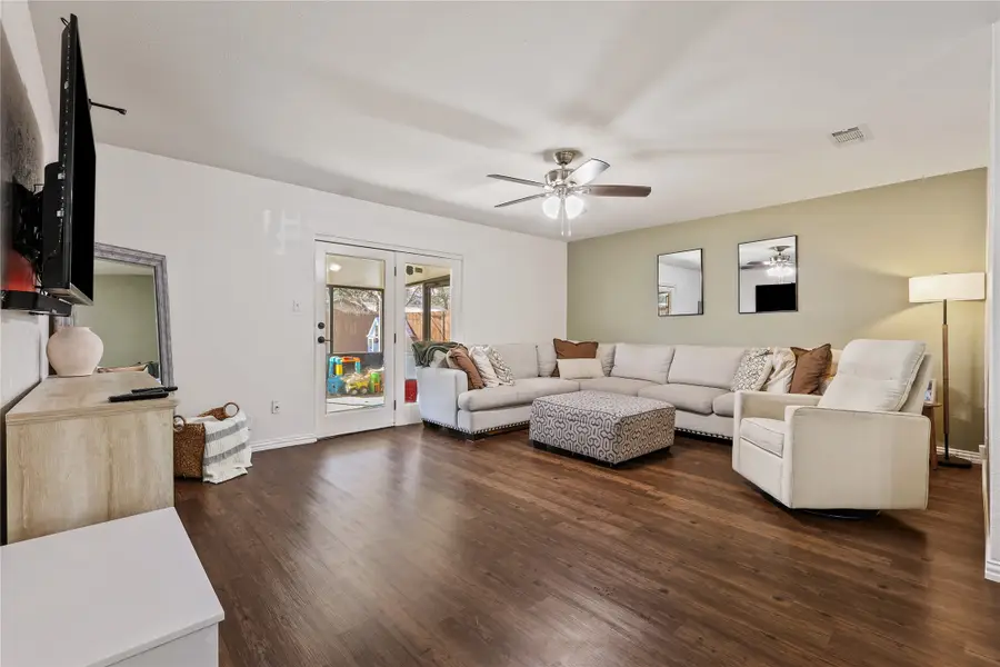 2210 Clover Park Drive, Arlington, TX 76013 - Image #3