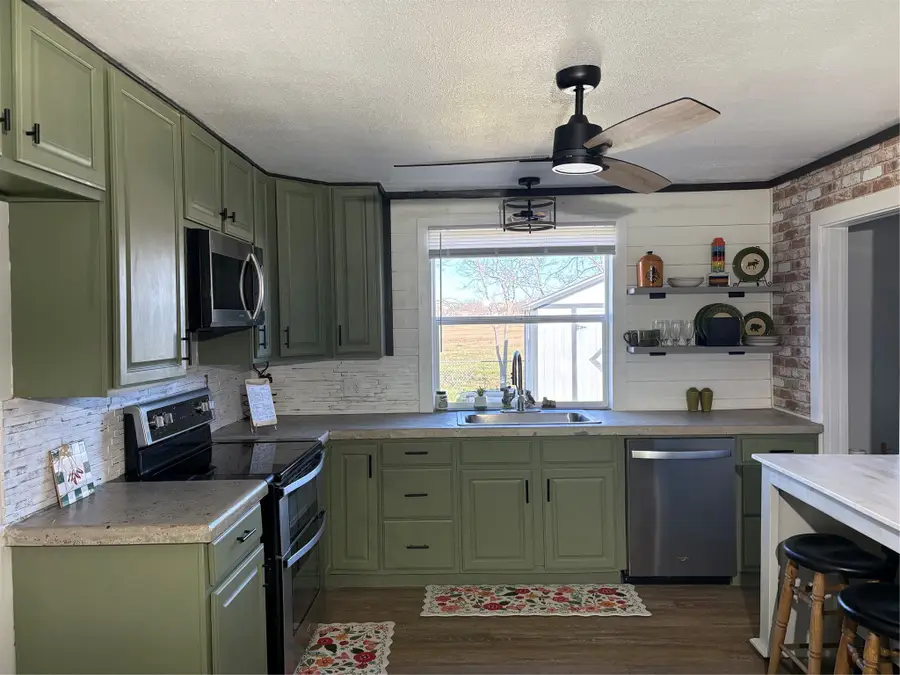 1409 11th Street, Mineral Wells, TX 76067 - #3