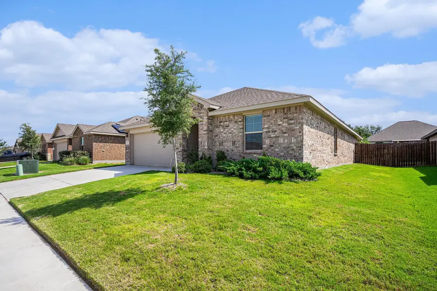 704 Christopher Drive, Cleburne, TX 76033 - #2