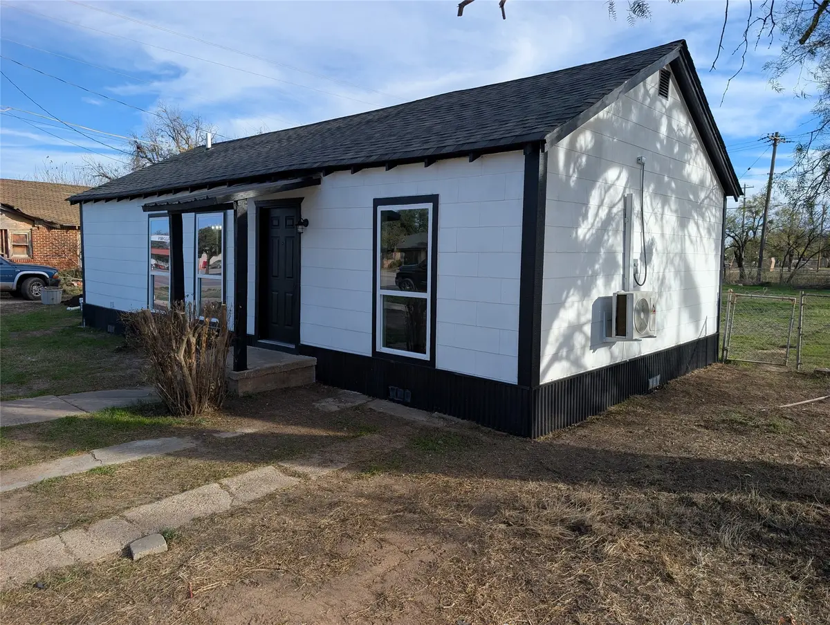 539 W Lake Drive, Hamlin, TX 79520 - #1