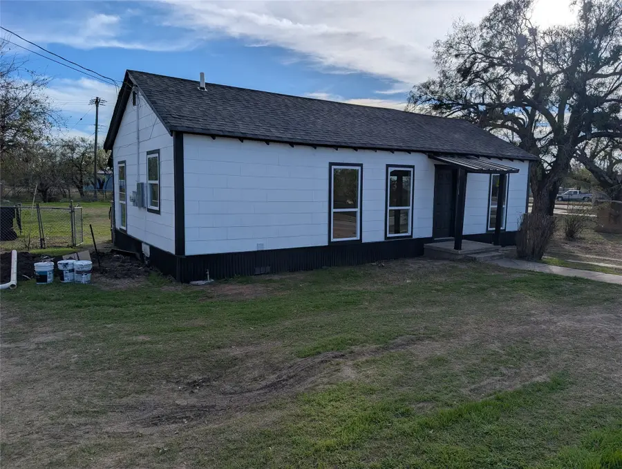 539 W Lake Drive, Hamlin, TX 79520 - #2