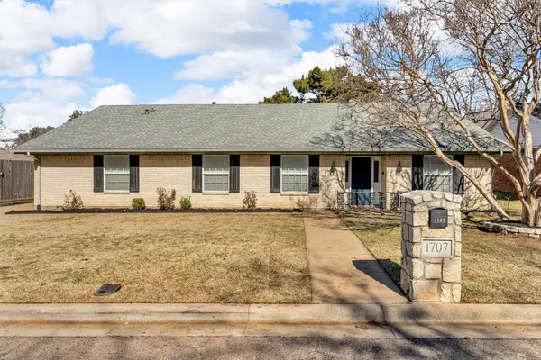 1707 Torch Drive, Arlington, TX 76015