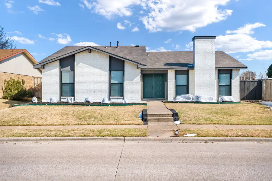 10706 Black Walnut Drive, Dallas, TX 75243 - Image #2