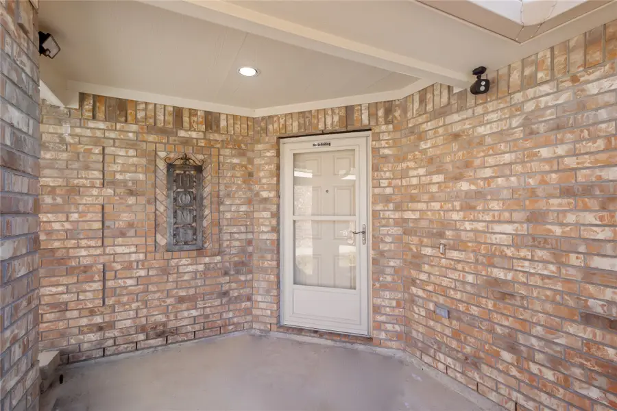 8828 Valley River Drive, Fort Worth, TX 76244 - Image #3