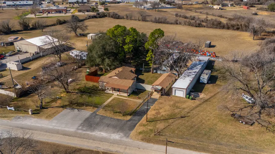 5920 Walnut Creek Drive, Granbury, TX 76049 - Image #2