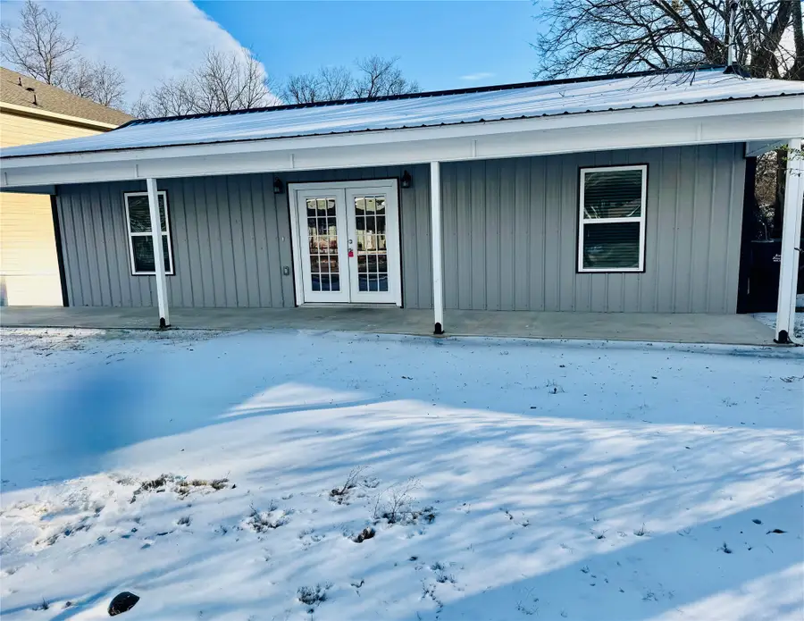 805 S 4th Street, Bonham, TX 75418 - Image #2