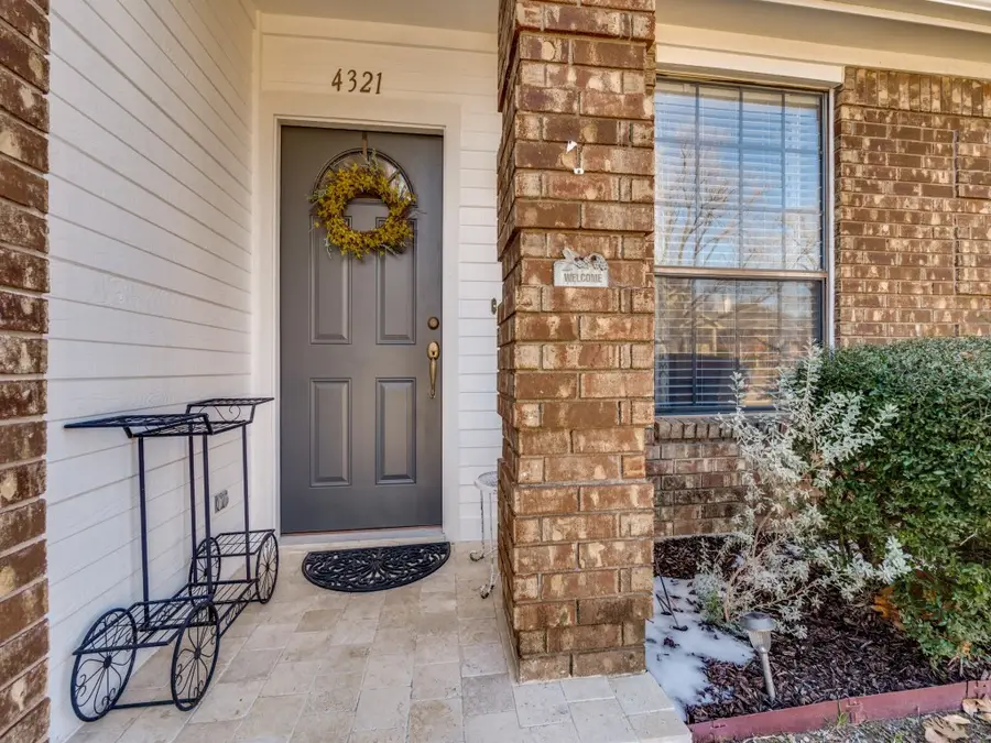 4321 Harvest Hill Road, Carrollton, TX 75010 - Image #3