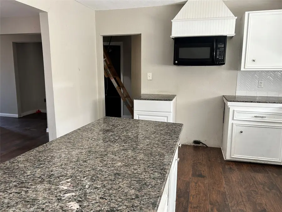 103 E Cayuga Drive, Athens, TX 75751 - #2