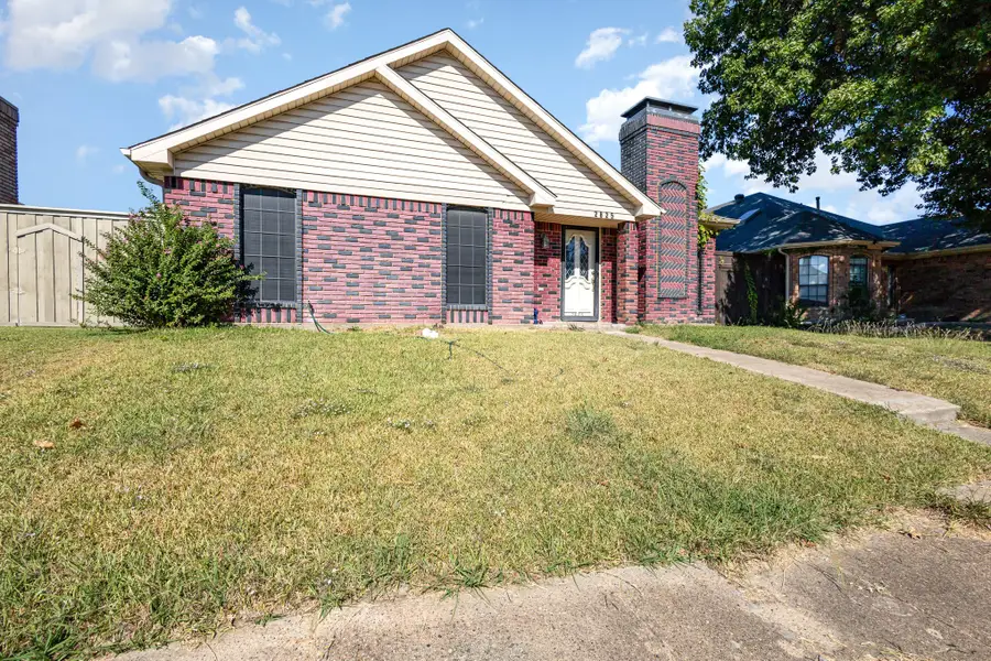 2825 Stoneridge Drive, Garland, TX 75044 - Image #3