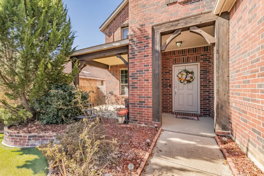 2820 Gardendale Drive, Fort Worth, TX 76120 - Image #3