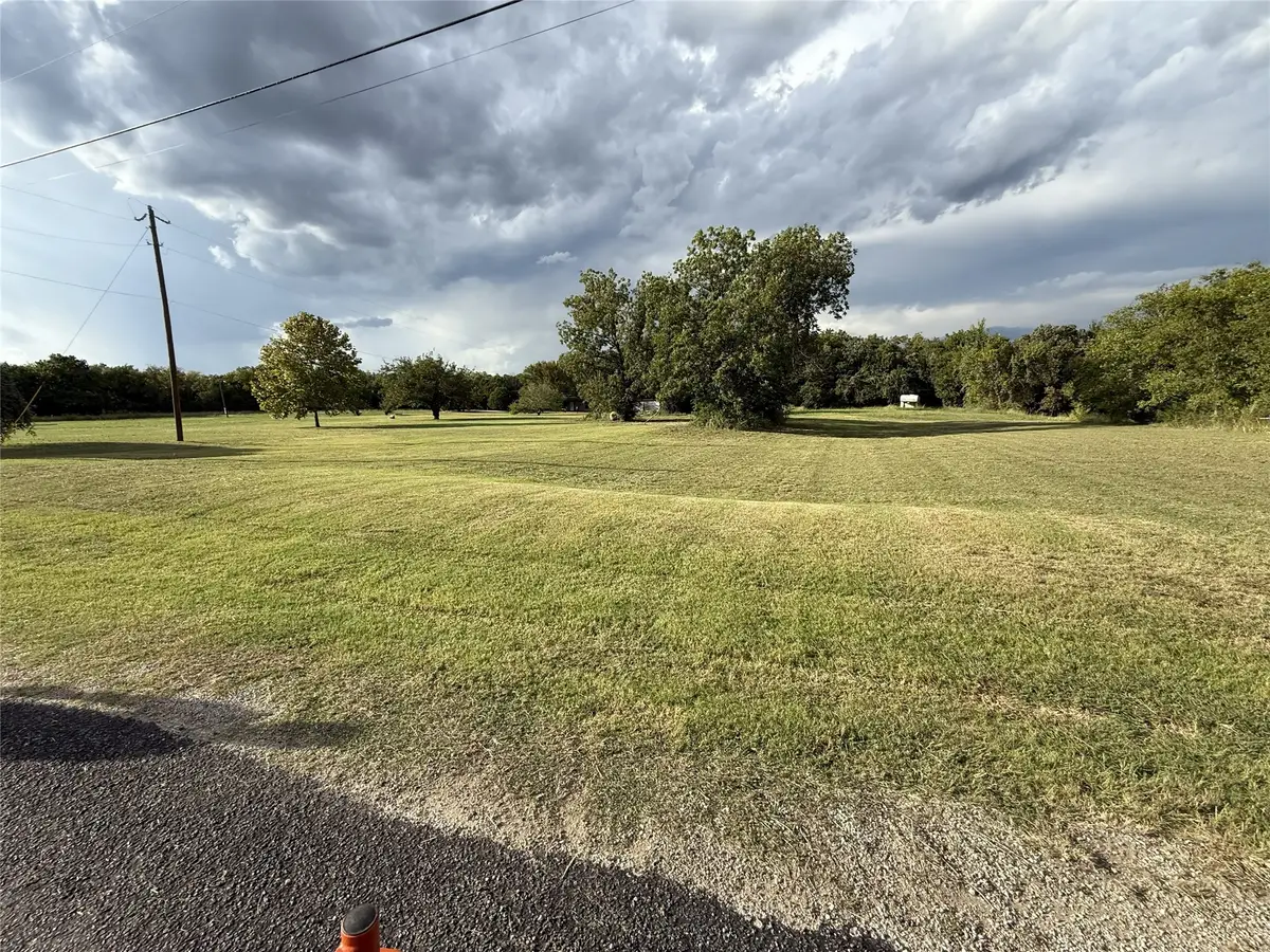 124 W Cherry Drive, Azle, TX 76020 - #1