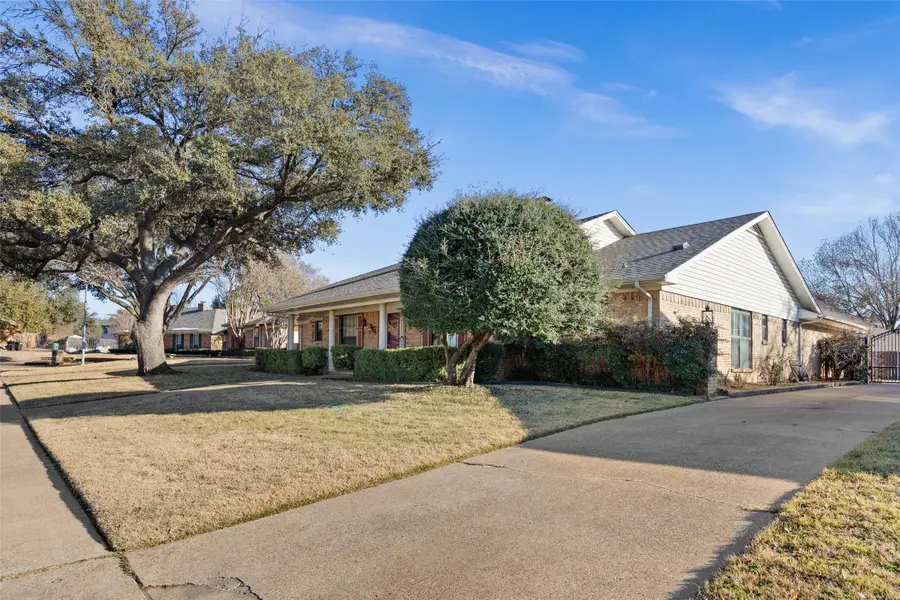 1116 Clear View Drive, Bedford, TX 76021 - Image #2