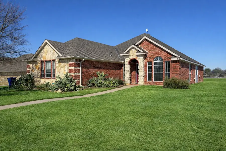 420 Woodlawn Street, Krum, TX 76249 - #2