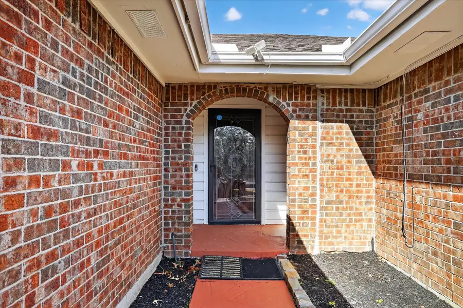 2010 Libby Lane, Grand Prairie, TX 75050 - Image #3