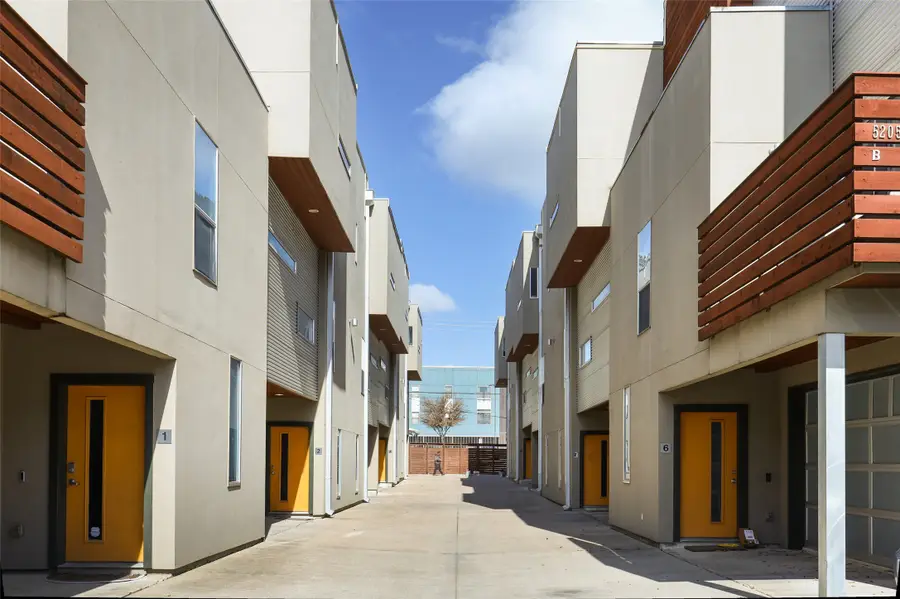 5205 Capitol Avenue #8, Dallas, TX 75206 - Image #2