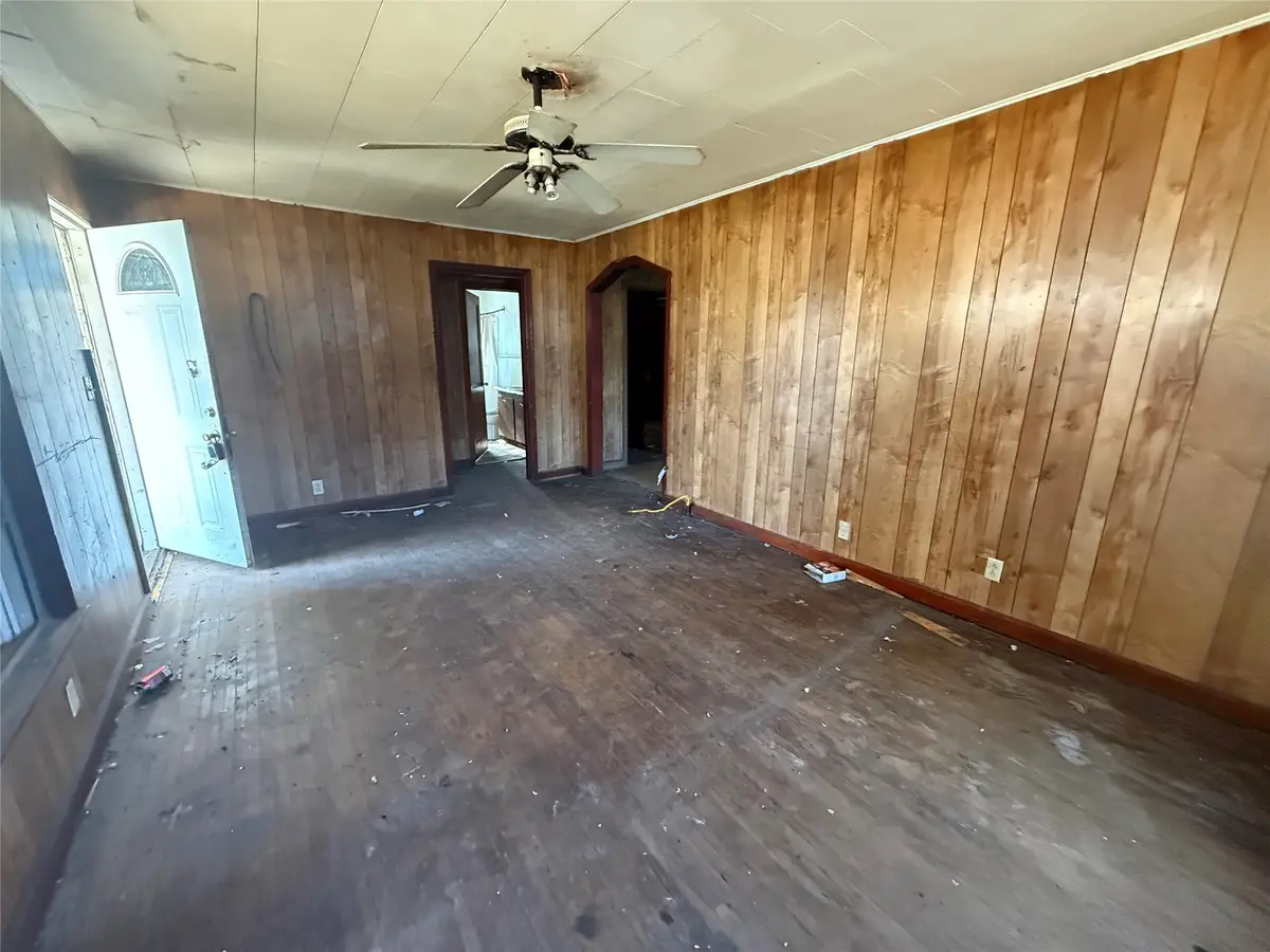 227 24th Street Nw, Paris, TX 75460 - #1