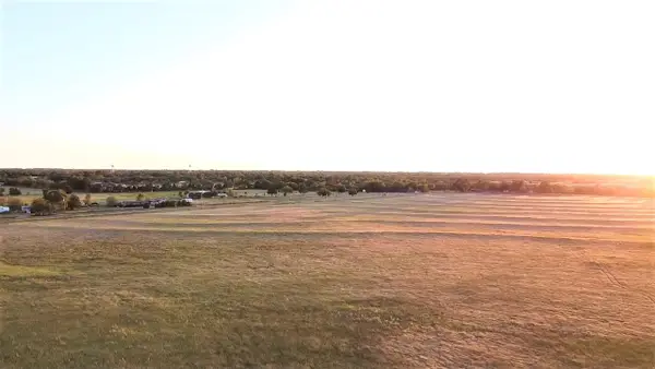 1261 N Fm 1752, Savoy, TX 75479