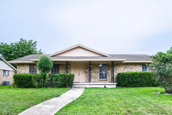 829 Poinsettia Drive, Lancaster, TX 75146