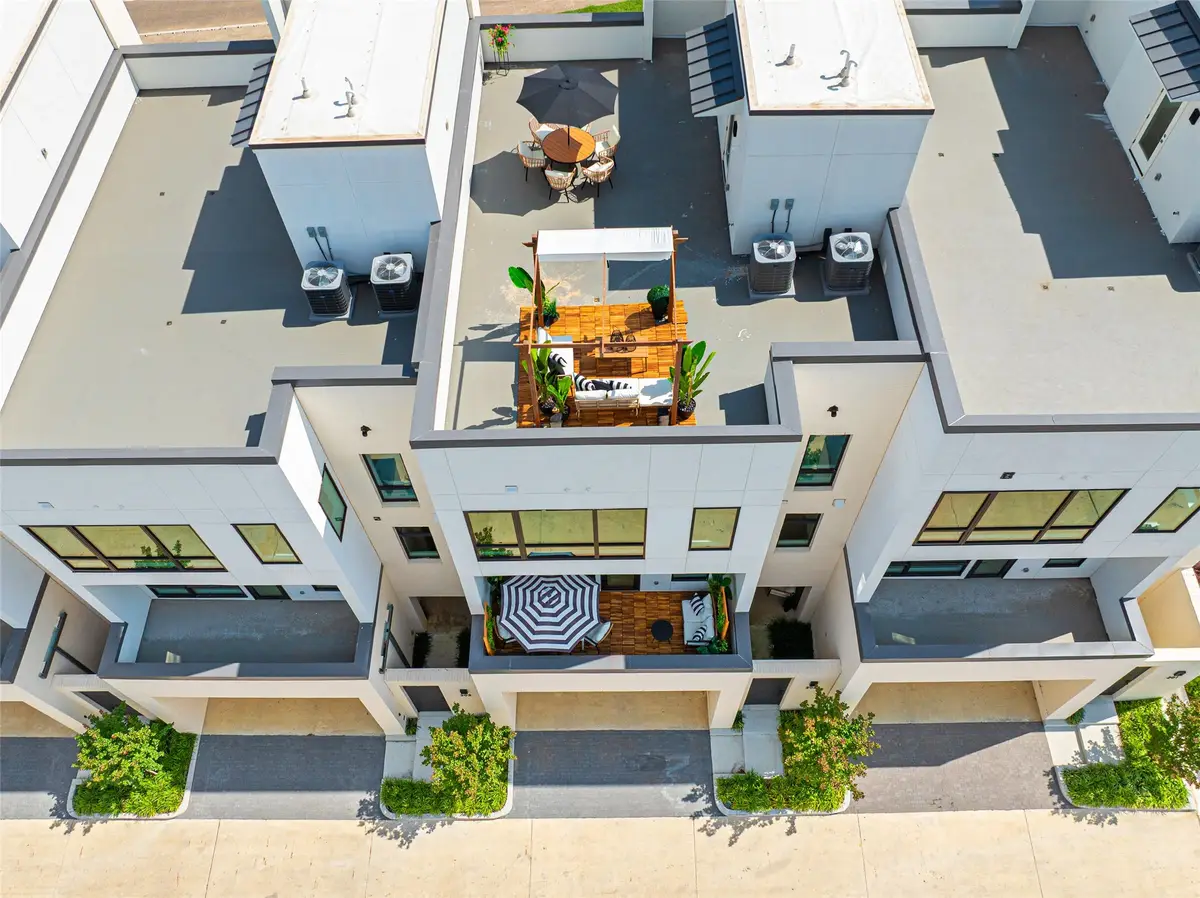 610 N Oak Cliff Boulevard #202, Dallas, TX 75208 - #1