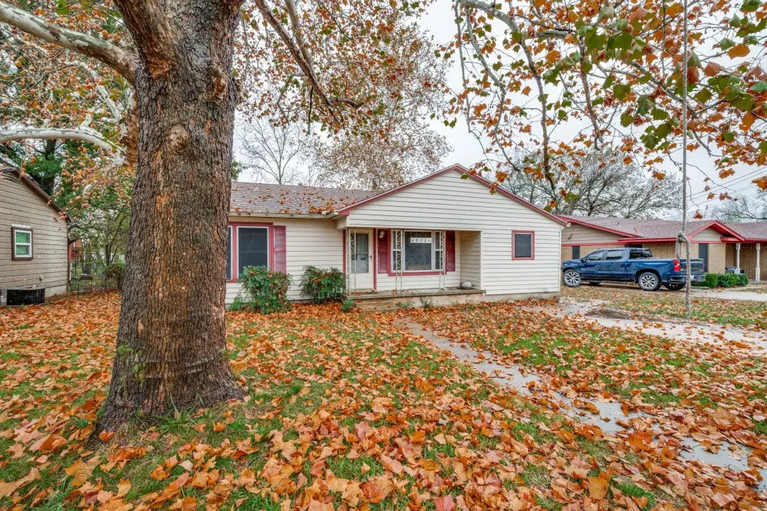 932 Moss Street, Gainesville, TX 76240 - #1