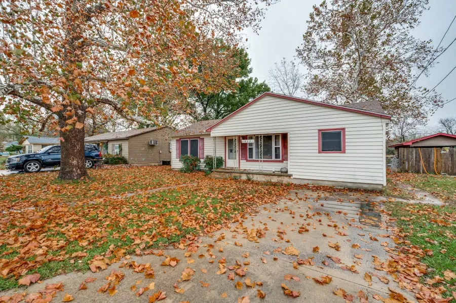 932 Moss Street, Gainesville, TX 76240 - #2