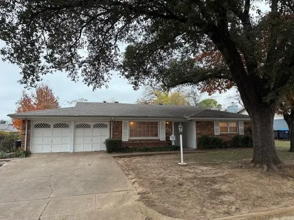 216 Bellvue Drive, Fort Worth, TX 76134