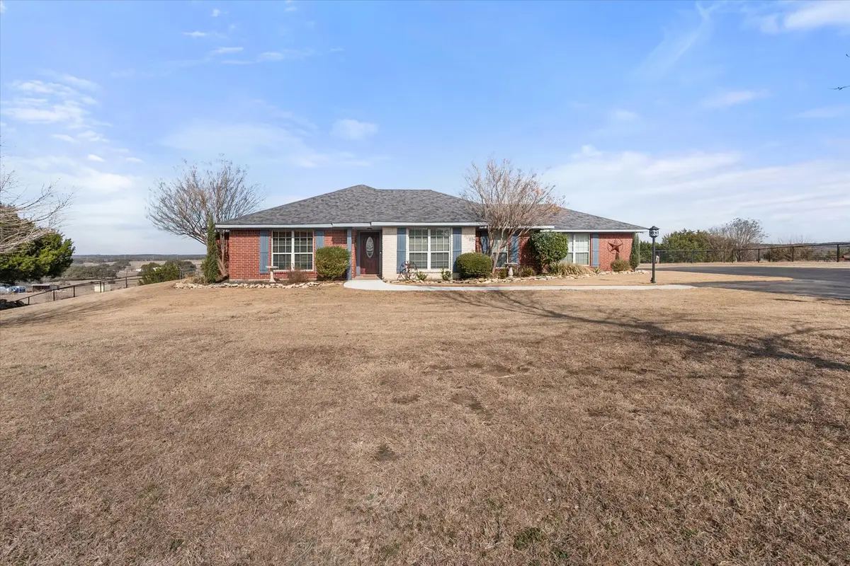 1917 Bentwater Parkway, Granbury, TX 76049 - Image #1