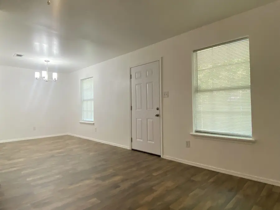 505 Red Springs Avenue, Mount Pleasant, TX 75455 - Image #2