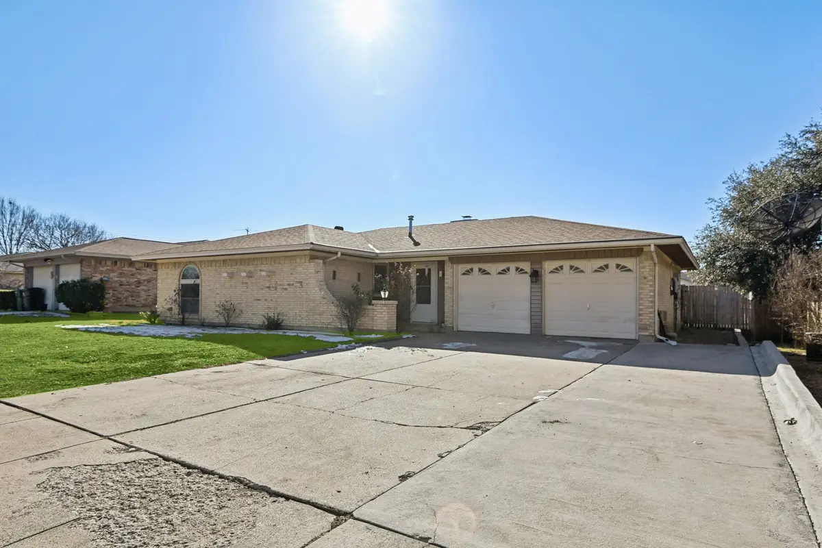 2106 Avalon Lane, Arlington, TX 76014 - #1