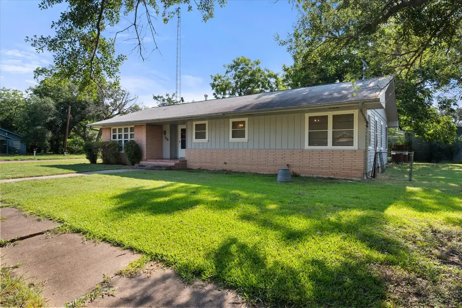 308 N 4th Street, Wortham, TX 76693 - #3
