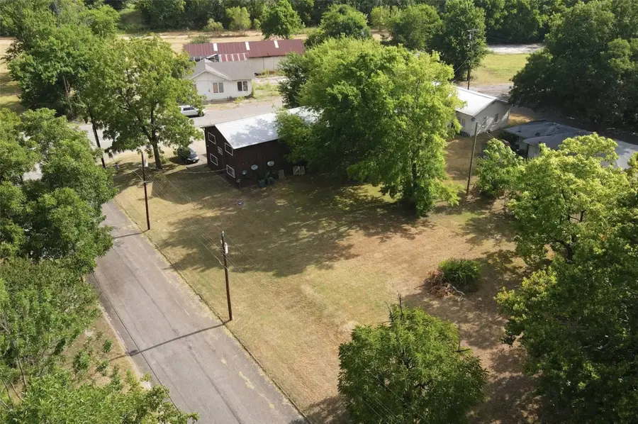 104 E South Street, Clarksville, TX 75426 - #3