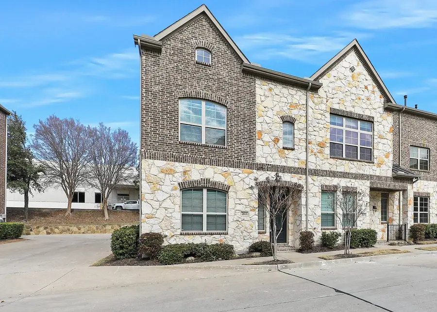 2813 Troutt Drive, Carrollton, TX 75010 - Image #2