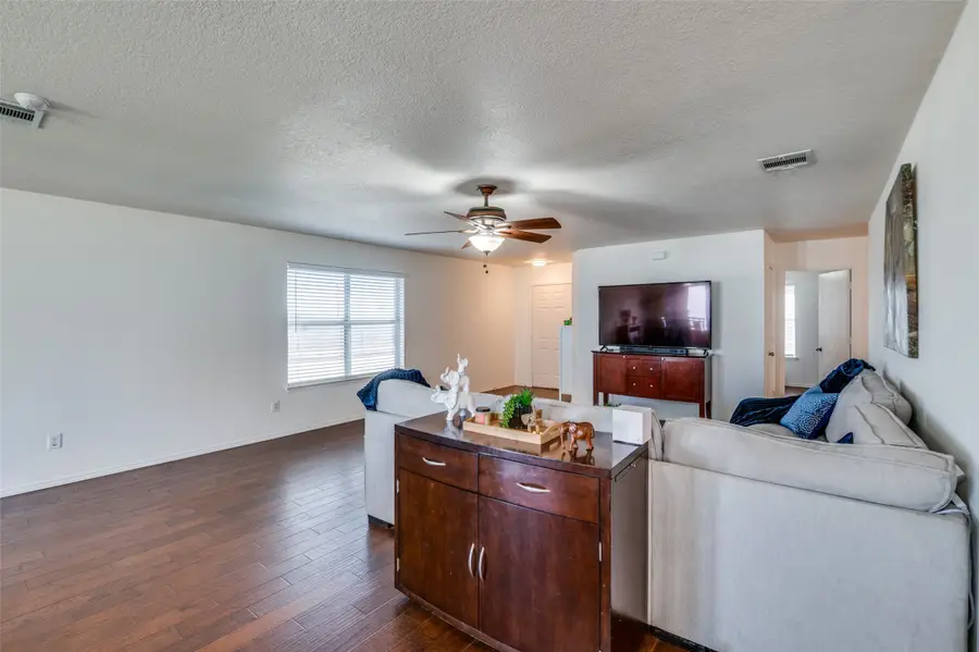 728 Falcon Road, Saginaw, TX 76131 - #3