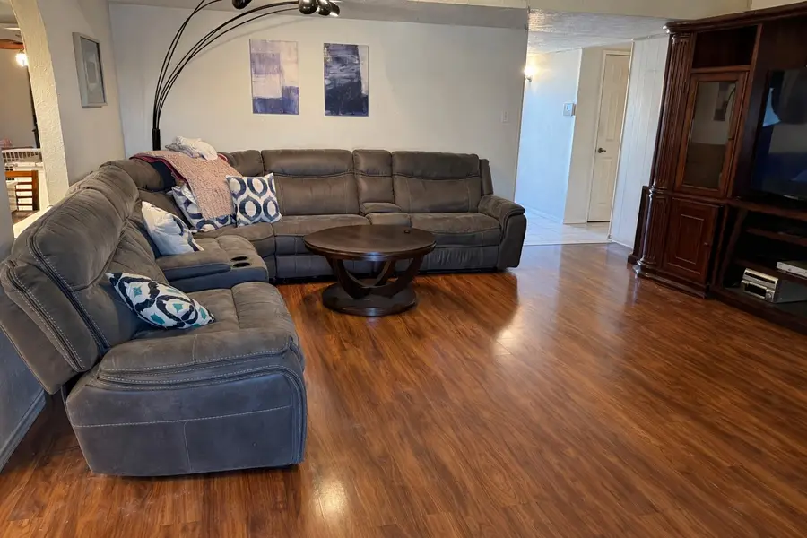 3437 Livingston Lane, Carrollton, TX 75007 - Image #2