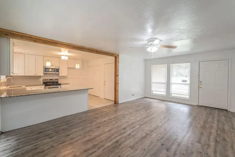 5520 Trail Lake Drive, Fort Worth, TX 76133 - Image #2