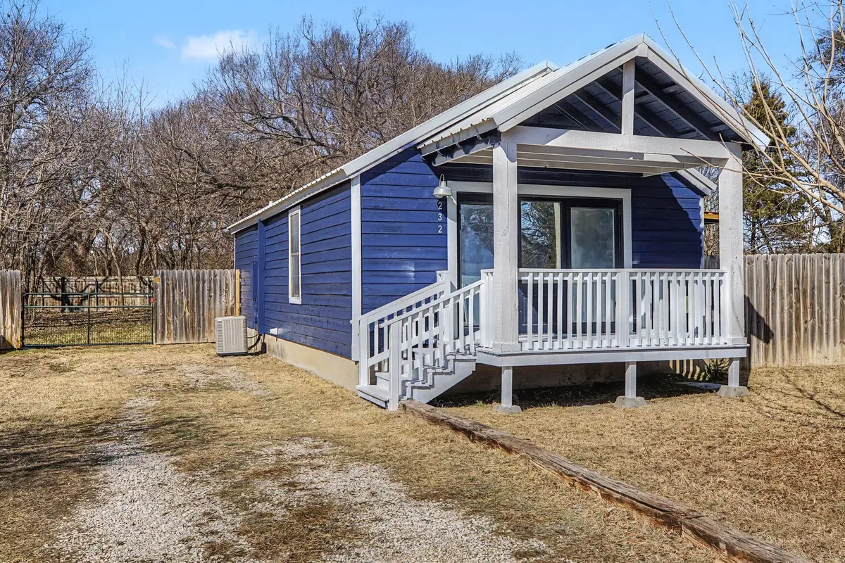 232 Spring Valley Circle, Azle, TX 76020 - #1