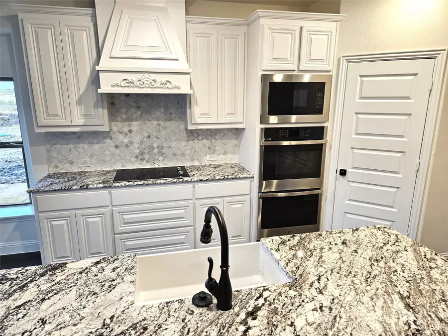 11704 Blackfoot Court, Godley, TX 76044 - Image #3