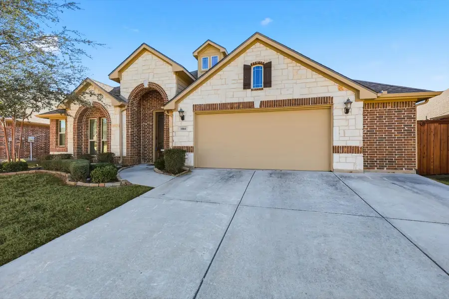 1004 Longhorn Drive, Aubrey, TX 76227 - Image #2