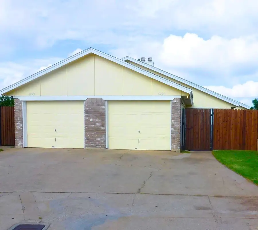 6720 Crestmont Court, Fort Worth, TX 76133 - Image #2