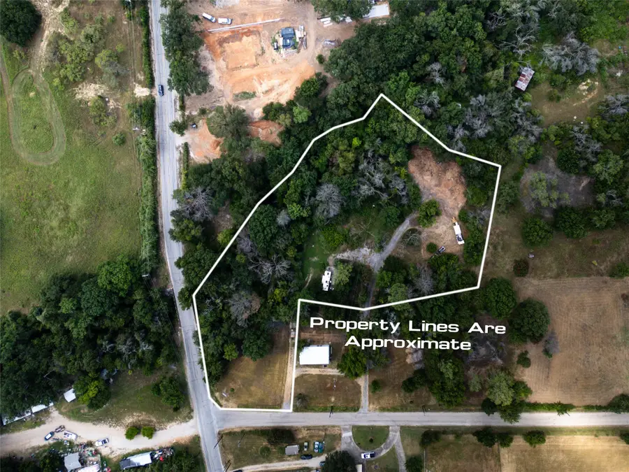 901 Fox Lane, Azle, TX 76020 - #2