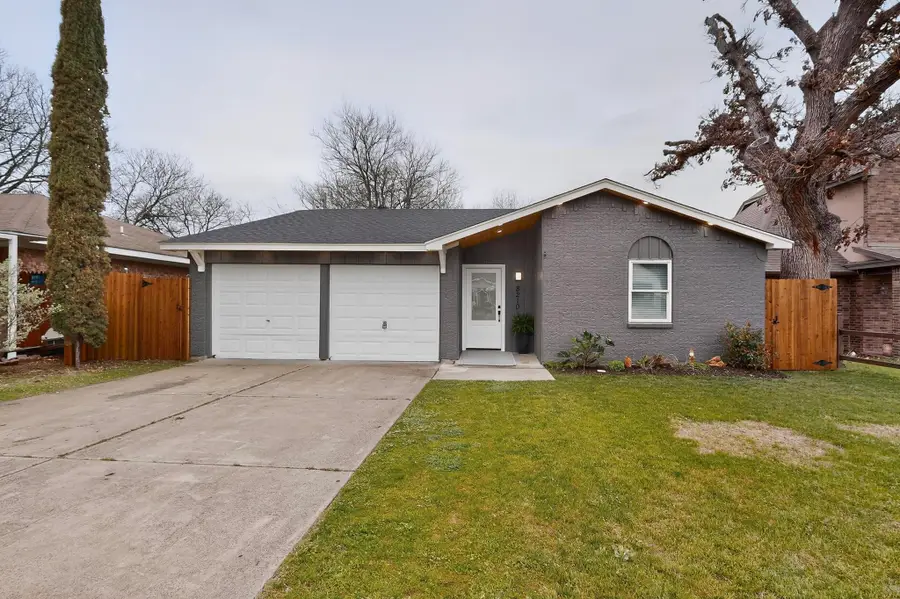 8210 Sussex Street, White Settlement, TX 76108 - #3