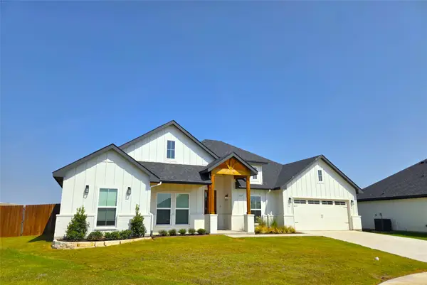 204 Cliff Court, Godley, TX 76044
