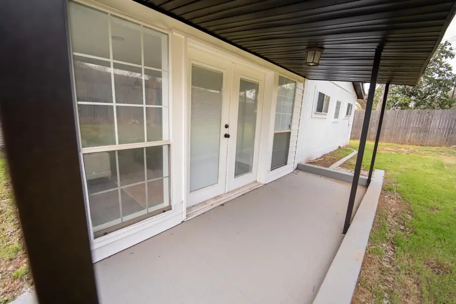 904 Dee Lane, Bedford, TX 76022 - Image #3