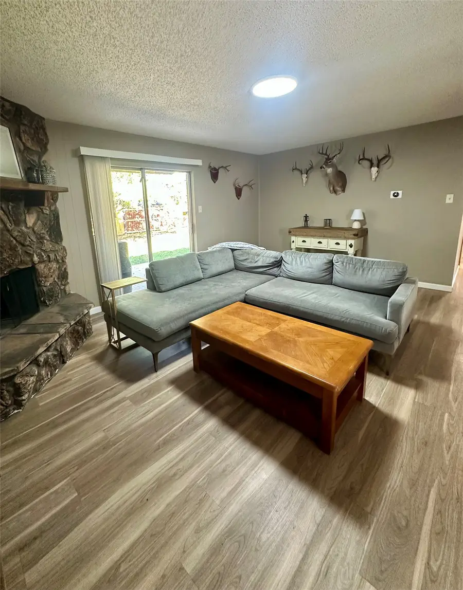 1005 Waverly Drive, Arlington, TX 76015 - Image #3