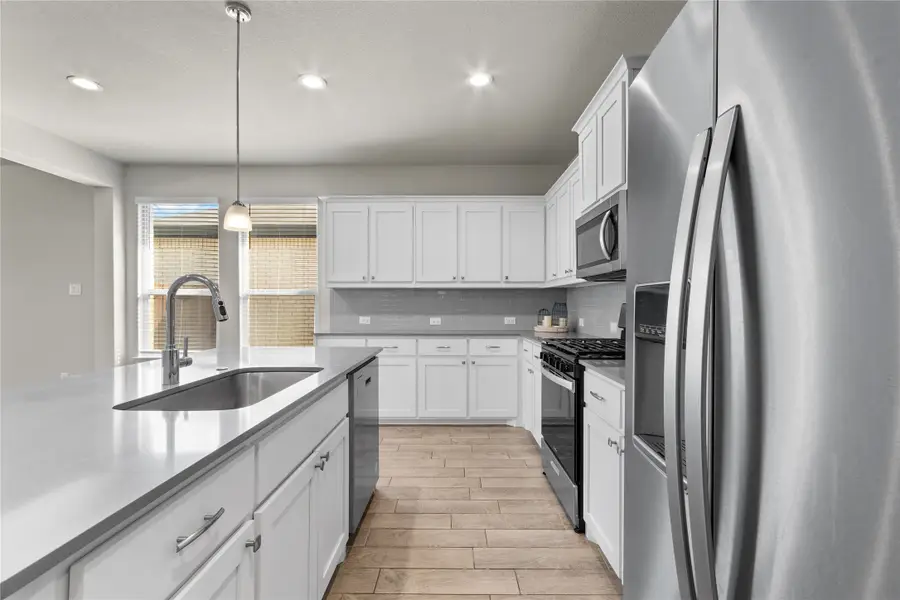 1045 Kirkham Way, Justin Roanoke, TX 76247 - Image #2