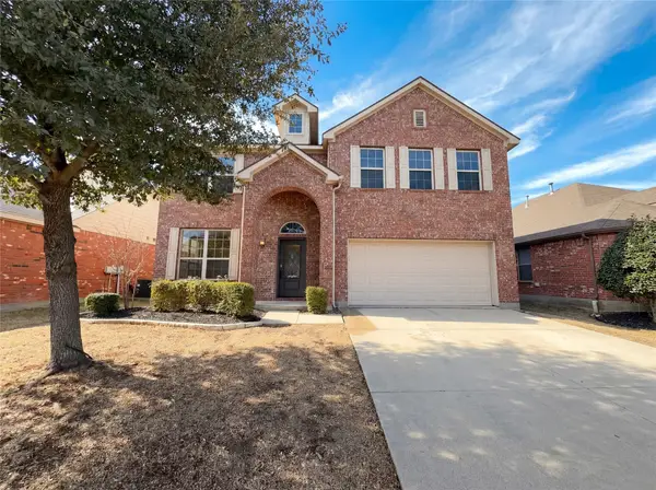 8925 Brook Hill Lane, Fort Worth, TX 76244